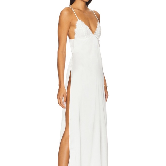 Elegant White Maxi Dress - Picture 2 of 7